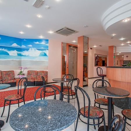 Hotel Basilea Bellaria-Igea Marina Zewnętrze zdjęcie