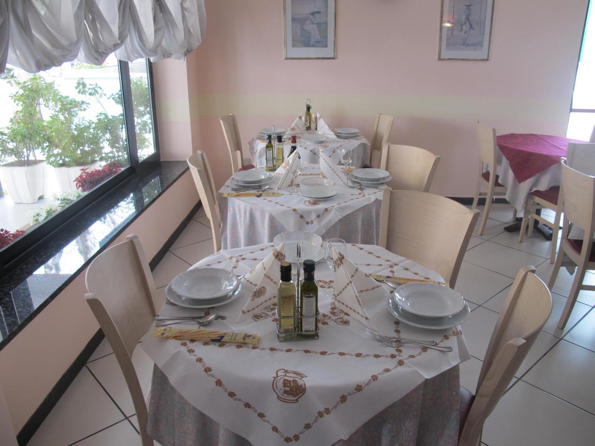 Hotel Basilea Bellaria-Igea Marina Zewnętrze zdjęcie