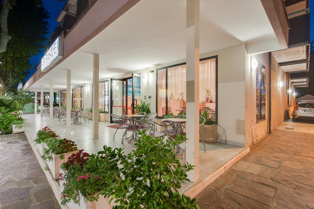 Hotel Basilea Bellaria-Igea Marina Zewnętrze zdjęcie