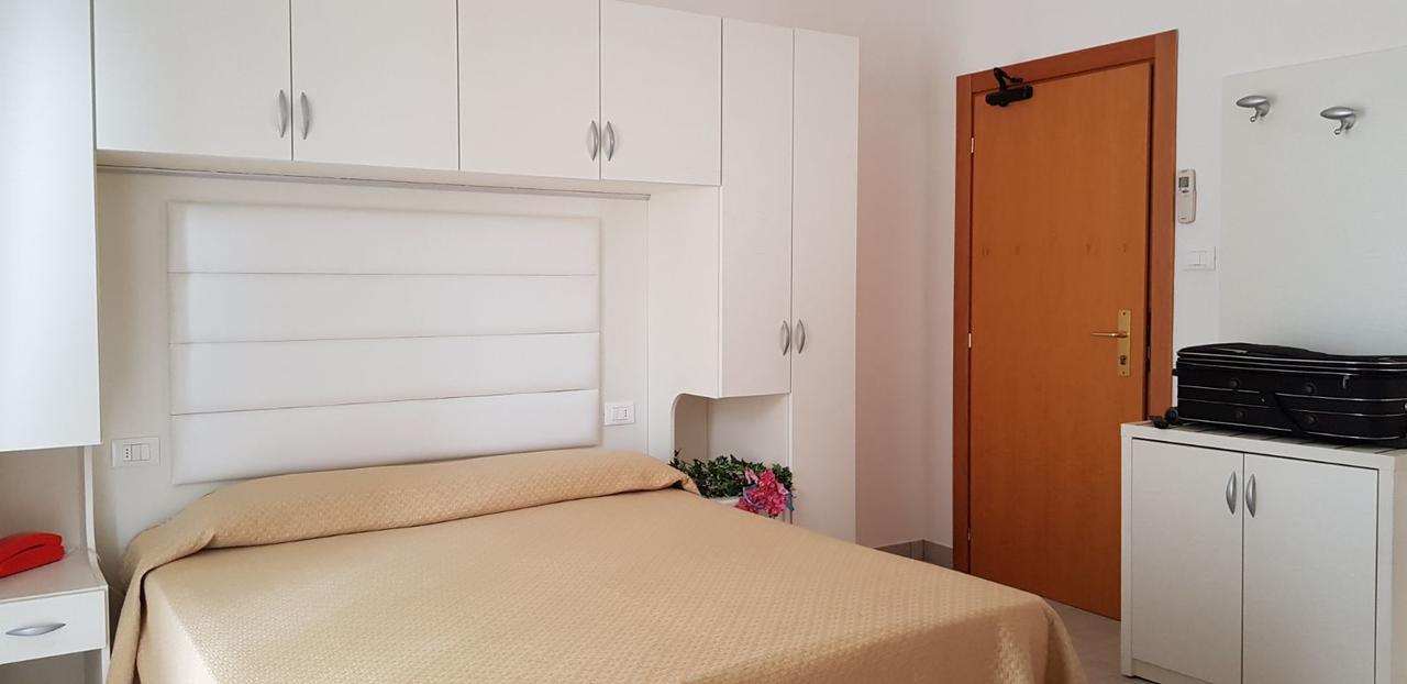Hotel Basilea Bellaria-Igea Marina Zewnętrze zdjęcie