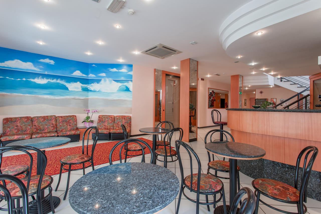 Hotel Basilea Bellaria-Igea Marina Zewnętrze zdjęcie